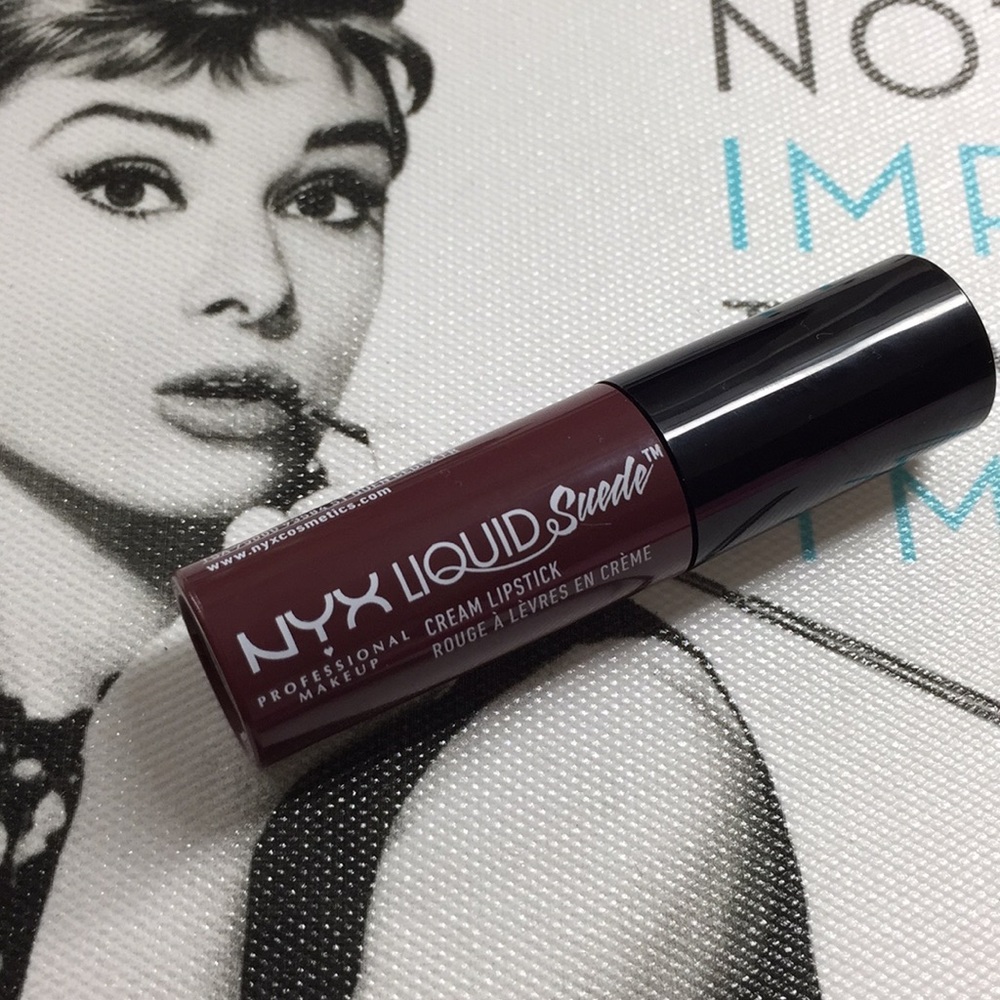 FREE👄New! Nyx Liquid Suede Lipstick